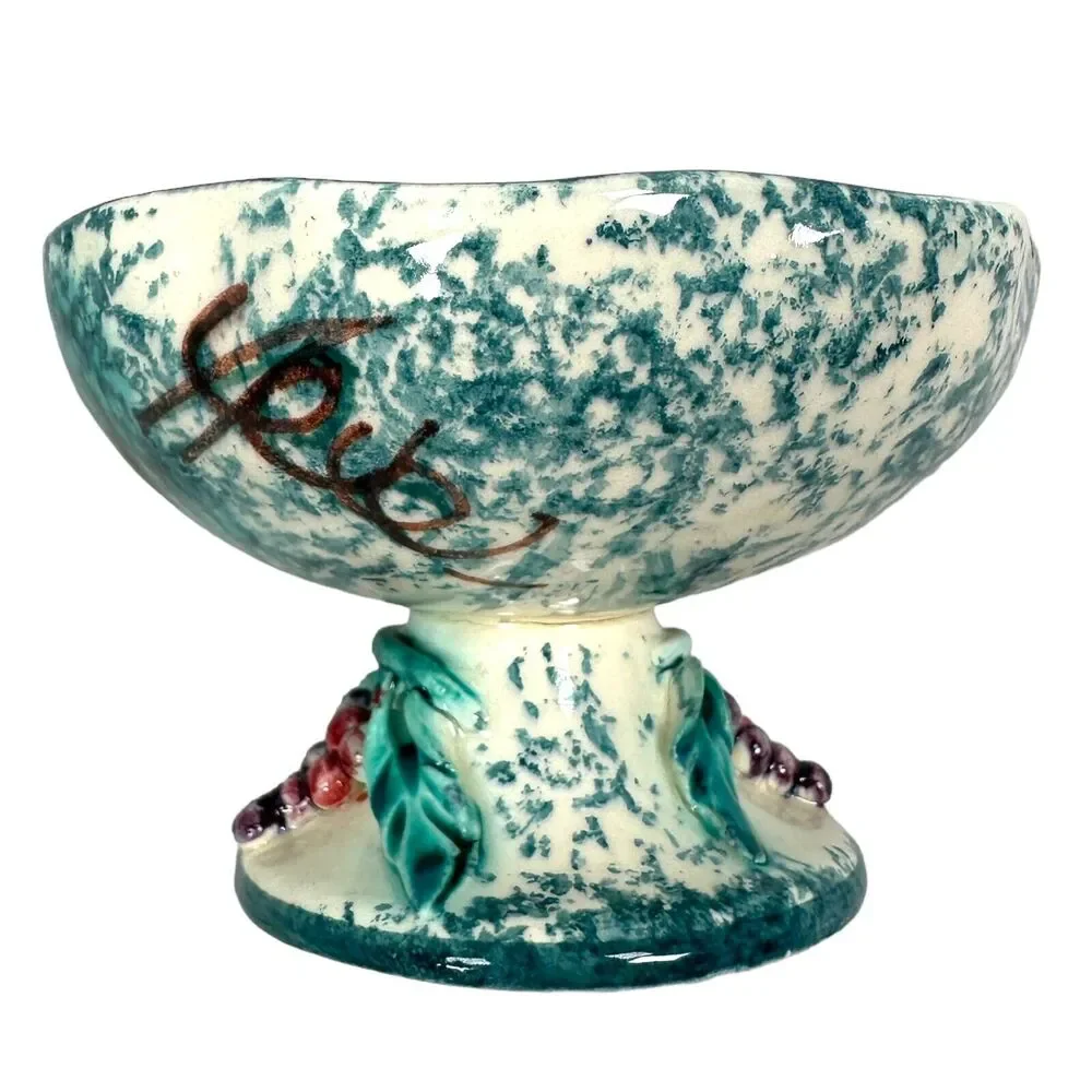 Vintage Majolica‎ Footed Dessert Berry Bowl Dish Grapes White Blue Spongeware